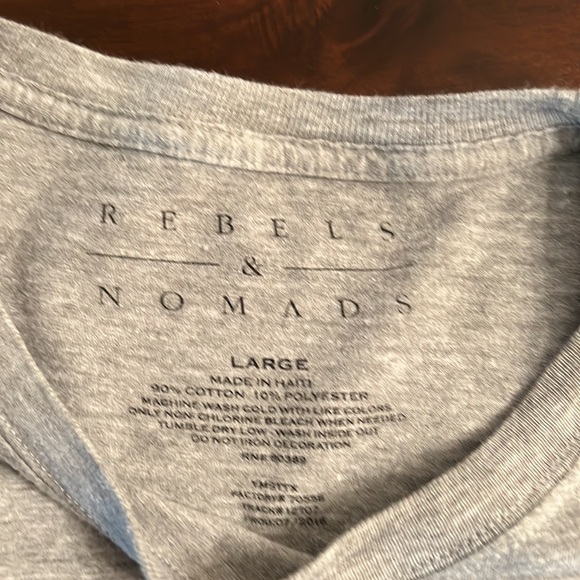 Gray American flag short sleeve shirt - Picture 3 of 3